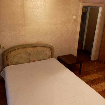 Гната Юри вул., 9-Б