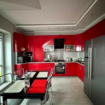 Продається 4-кімнатна квартира з ремонтом  92,4 м² у ЖК “Петрівський квартал”