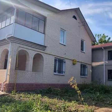 Довгострокова оренда будинку.