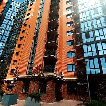 Здається  простора квартира в ЖК Яровиця