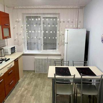 снимите 1к квартиру на Александра поля г. Днепр