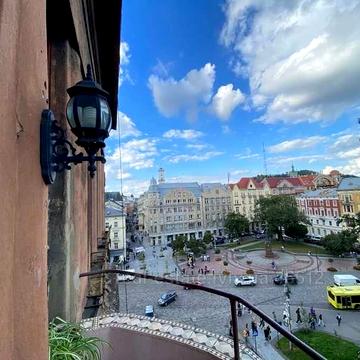 Трикімнатна квартира в центрі