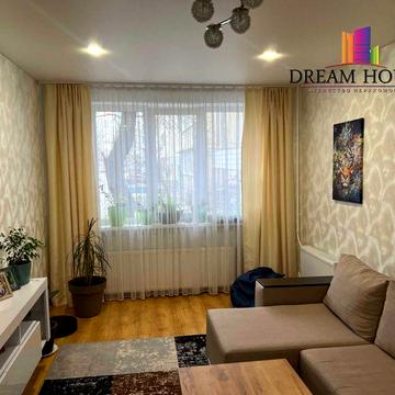 Продаж 3к квартири з ремонтом  ПЗР