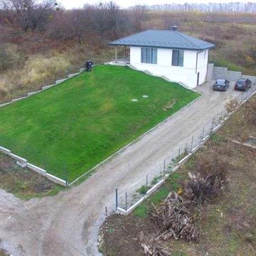 Продаж сучасного будинку з ремонтом у тихому районі Обухова