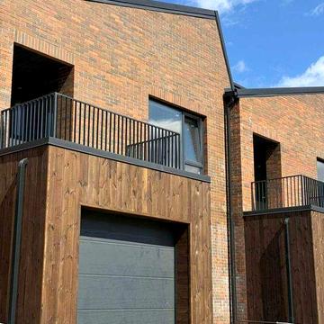 Продаж таунхаусу у Зубрі біля лісу