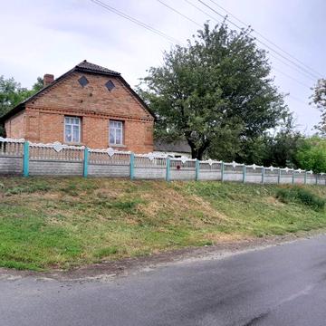 ВІД ВЛАСНИКА продається 2 будинки на одній приватній ділянці.
