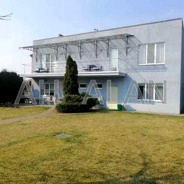 Оренда будинку на Русанівських садах Сучасний двоповерховий дуплекс