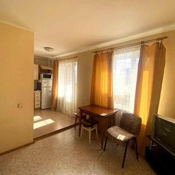 Деміївська 35, затишна 1к кв., є газ, м. Голосіївська 7 хвилин пішки