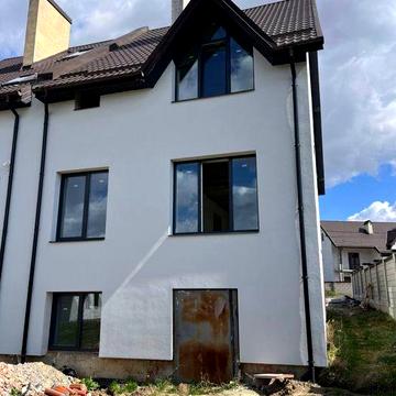 До продажу котедж загальною площею 160 м² с. Сокільники, вул. Бічна-Успенська.