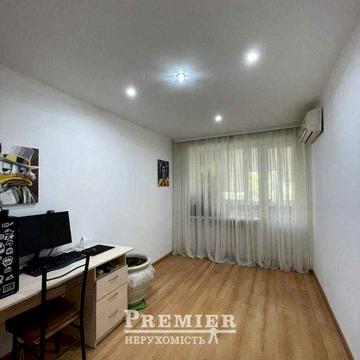 3-кімнатна квартира в центрі Таїрова. Цегла. Газ