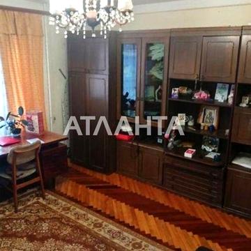 Простора 3-кімнатна квартира на Сихові.