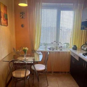 Продаж квартири 3х кімнатна на  Жадова