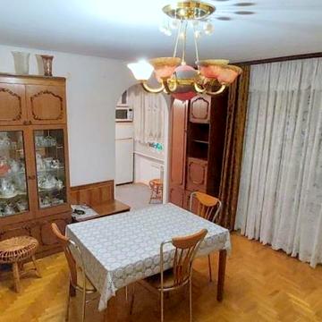 Київська вул., 1