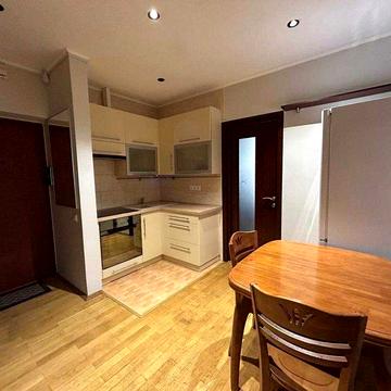 Оренда комфортної квартири на Макіївський 8