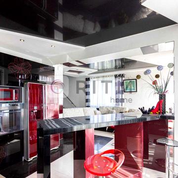 Продаж 3-рівневої квартири з ремонтом вул. Паркова. Без комісії