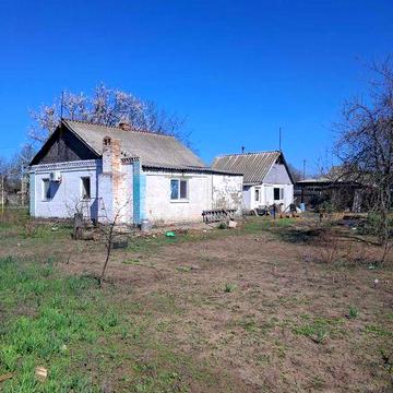Продам 3-х км дом с удобствами. Участок 25 соток.