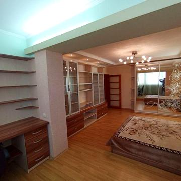 Трехкомнатная с ремонтом Бочарова/Семена Палия