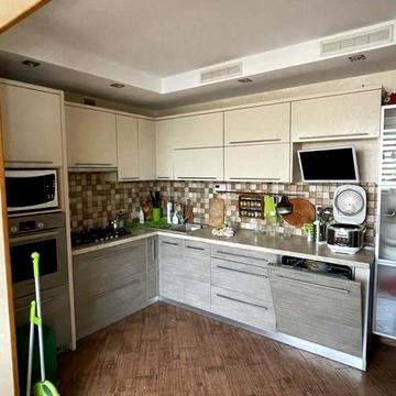 Здам 120 м.кв район ТЦ КУБ 3 Х кімнатну квартиру