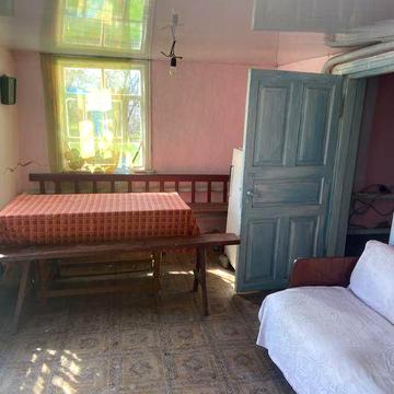 Продам половину газифікованого будинку