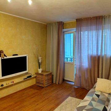 Вул Ушакова, середина пр.Поля (Кірова), 2 кімнатна Реальна!