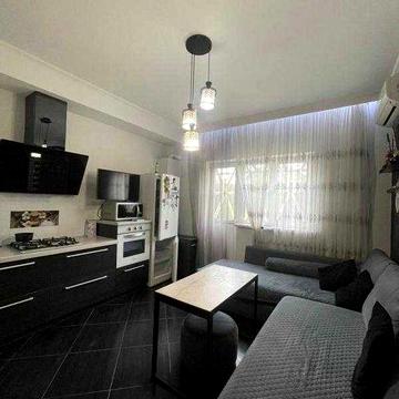 В продажу 2-к квартира з ремонтом - Авангард