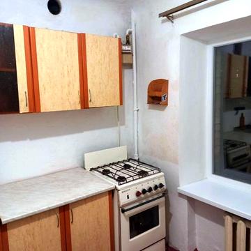 Введенська вул., 32