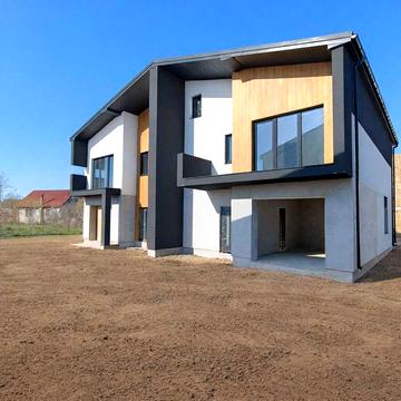 Цегляний Будинок,Дуплекс 140к2, 2,5сот всі МІСЬКІ КОМУНІКАЦІЇ ГАЗ/гараж в тихому районі,каскад/позітрон/вовчнці