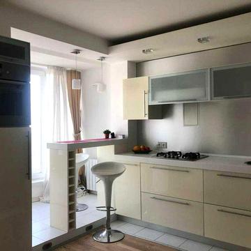 Продається стильна 1 кімнатна видова квартира у центрі Києва