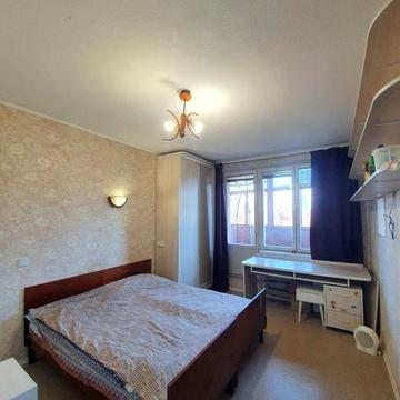 Продам 3к кв метро Холодная Гора