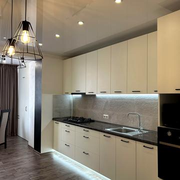 Миру вул., 50