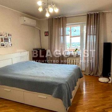 Продаж 2к квартира Смілянська 10/31 Севастопольська площа Чоколівка