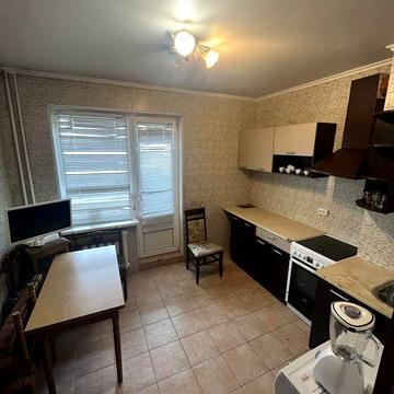 Сдача квартири на вкл.Червоної Калини 1В