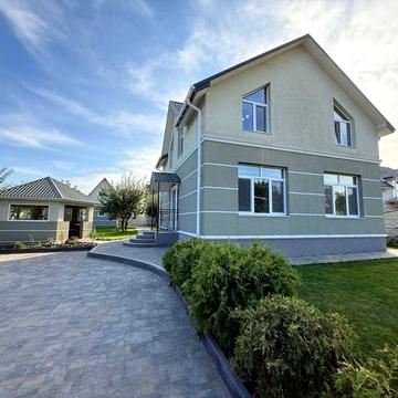 Будинок з ремонтом в с.Макарів