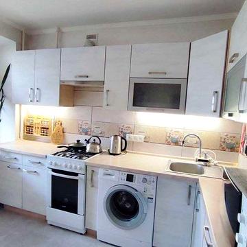 Здається в оренду 2-кімнатна квартира за адресою вул. Джерельна,8 (бічна вул. Хімічної)