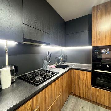 Продам шикарну 2х кімнатну чешку.Центр