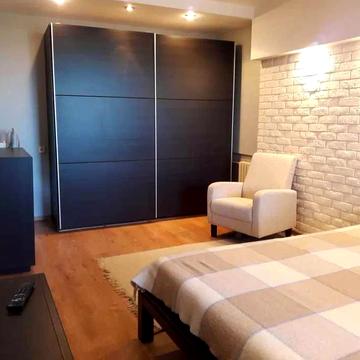 (Власник, 1 кімнатна кв. комунальні враховані)