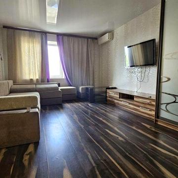 Студия и спальня новострой возле французского бульвара