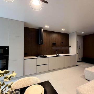 Продаж квартири з дизайнерським ремонтом Озерна