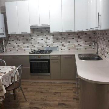 Терміново оренда 1 км квартири на Замості