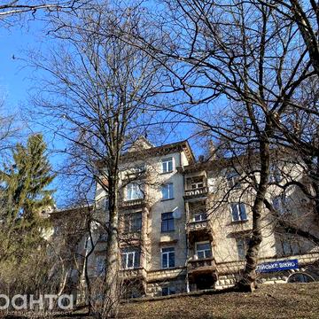 Продається 2 кім. квартира в центрі міста