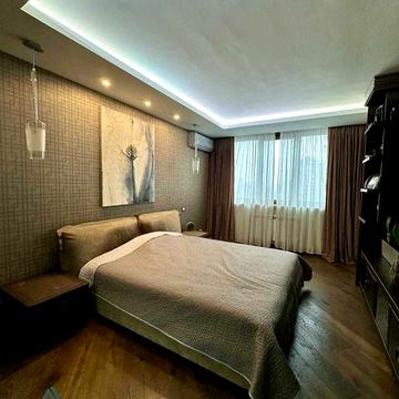 БЕЗ % !!! Студія + окрема спальня в ЖК Ювілейний ! КАМІН ! Є генератор ! Закритий двір !74\гш8 м7 ЖК Ювілейний