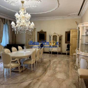 Продаж 4 ком с ремонтом  царский дом  ул. Жилянская, Киев