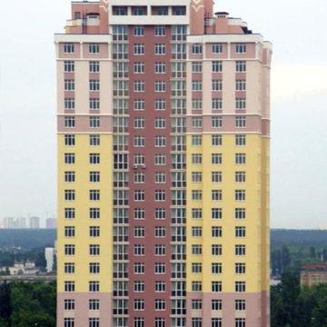 Квартира (приміщення) біля метро Чернігівська із ремонтом та меблями!