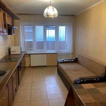 3к  метро Житомирська -3 хв. пішки, Святошинська площа,1 Академмістечко