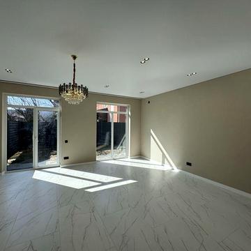 Дуплекс з центральною каналізацією біля Львівського Маєтку.Без комісії