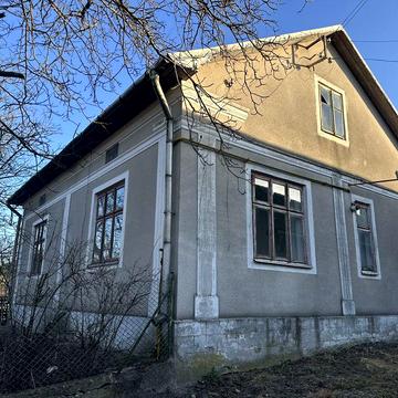 Продам будинок з гаражем і господарськими спорудами в м. Броди, вул. Героїв Галичини