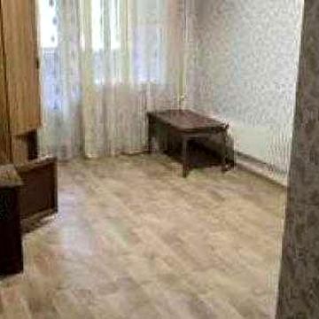 ПРОДАМ 3 ком кв 1/9  метро Холодная Гора