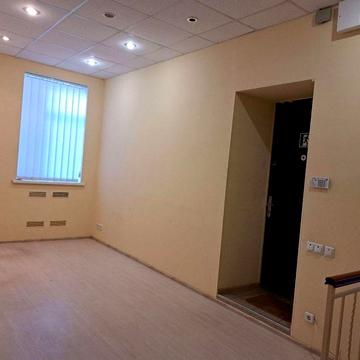 КИЇВ продам 3-кімнатну квартиру в центрі міста (житло або під офіс)