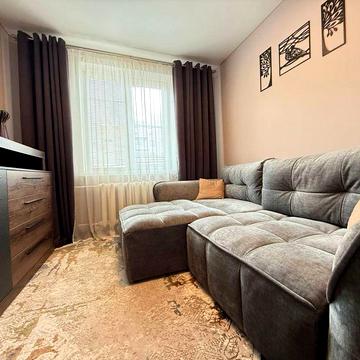 Здається 4х кімнатна