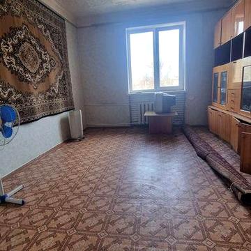 Продам 2 кімнатну "сталінку" по Героїв АТО.